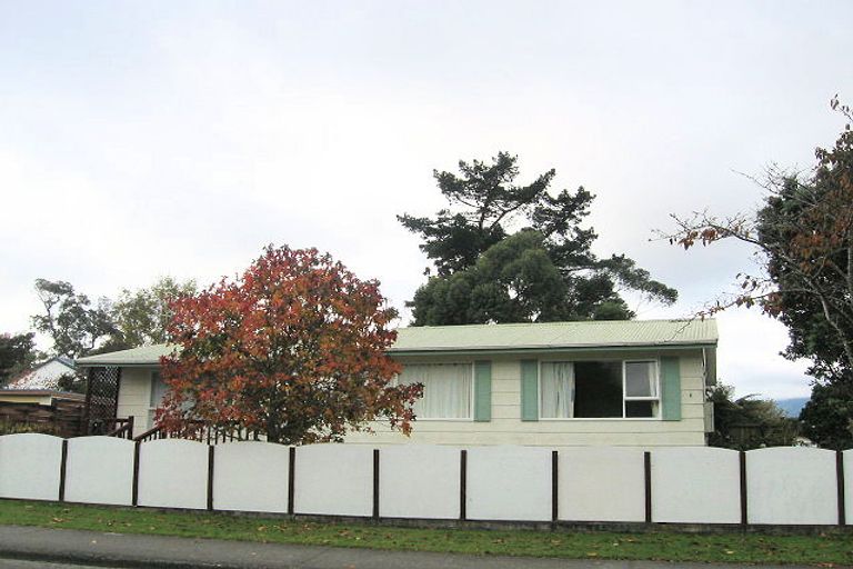Photo of property in 24 Marere Avenue, Paraparaumu, 5032