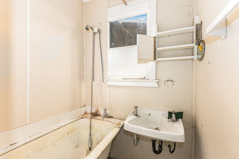 Photo of property in 74 Victoria Street, Petone, Lower Hutt, 5012