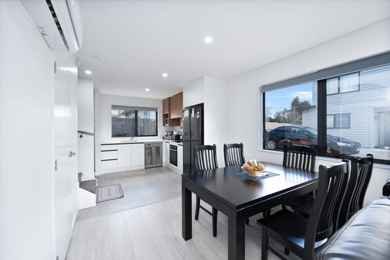 Photo of property in 2/10 Alan Avenue, Henderson, Auckland, 0610