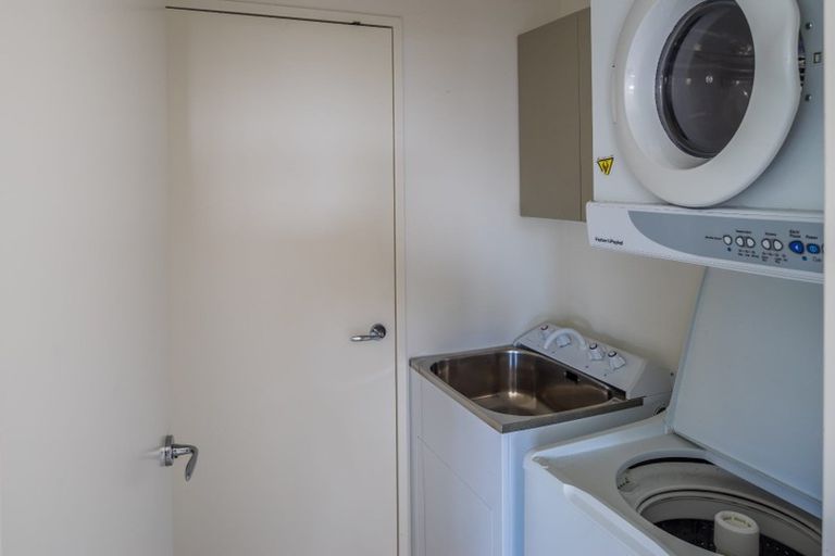 Photo of property in 51 Tiketike Way, Brooklyn, Wellington, 6021