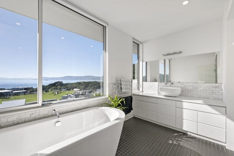 Photo of property in 78 Burnham Street, Seatoun, Wellington, 6022