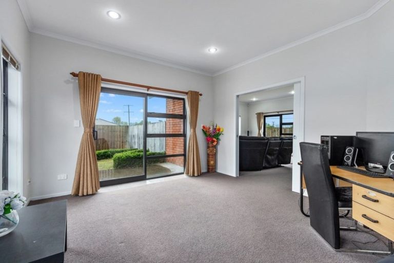 Photo of property in 214 Saint James Drive, Huntington, Hamilton, 3210