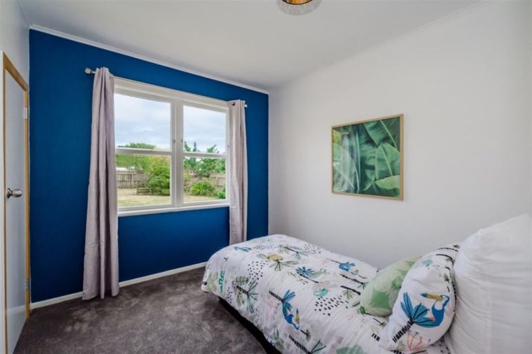 Photo of property in 6 Mazengarb Road, Paraparaumu Beach, Paraparaumu, 5032