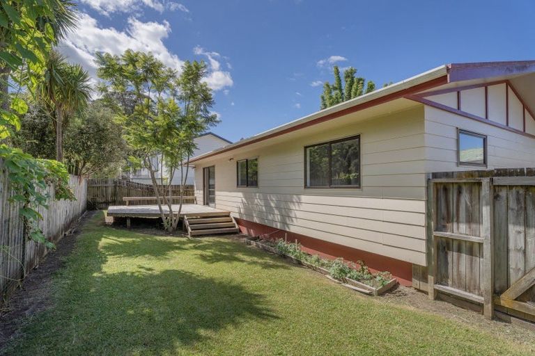 Photo of property in 15 Kawakawa Road, Whitianga, 3510