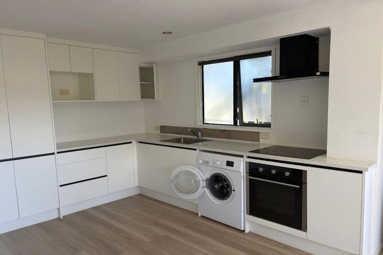 Photo of property in 1/13a Kitewao Street, Northcote, Auckland, 0627