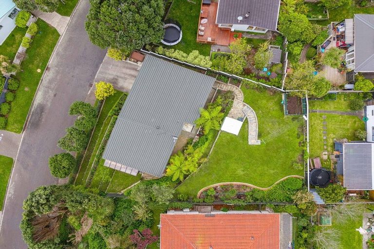 Photo of property in 129 Kahu Road, Paremata, Porirua, 5024
