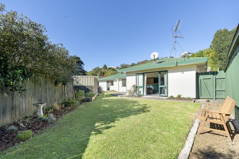 Photo of property in 6 Redwood Crescent, Westown, New Plymouth, 4310