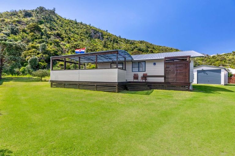 Photo of property in 120 Goldfields Drive, Matarangi, Whitianga, 3592