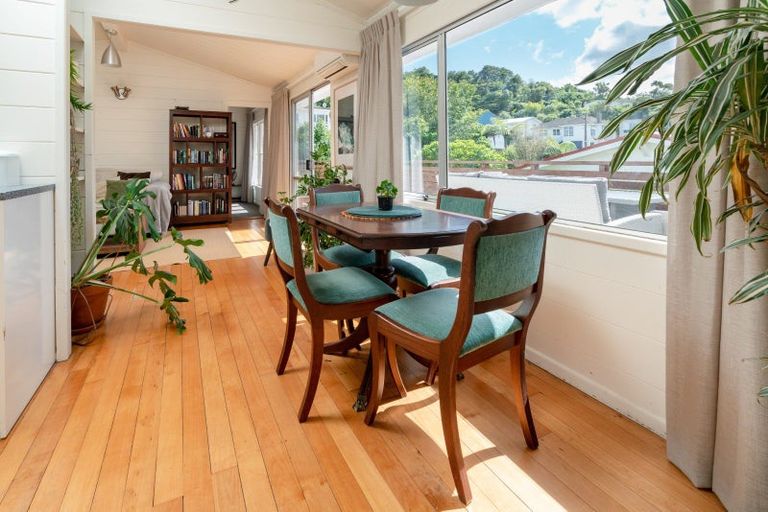 Photo of property in 13 Thurleigh Grove, Karori, Wellington, 6012