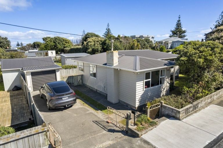 Photo of property in 4 Kowhai Street, Otaki Beach, Otaki, 5512