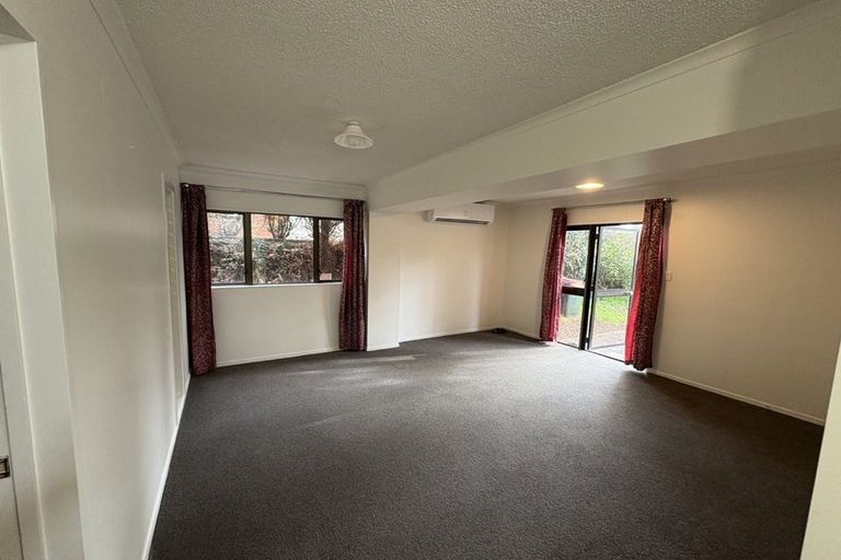 Photo of property in 4/2a Spencer Place, Merrilands, New Plymouth, 4312
