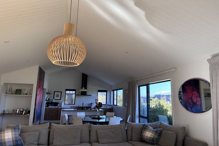 Photo of property in 2 Wanderer Lane, Jacks Point, Queenstown, 9371