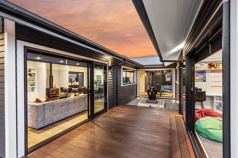 Photo of property in 45 Bryndwr Road, Fendalton, Christchurch, 8052