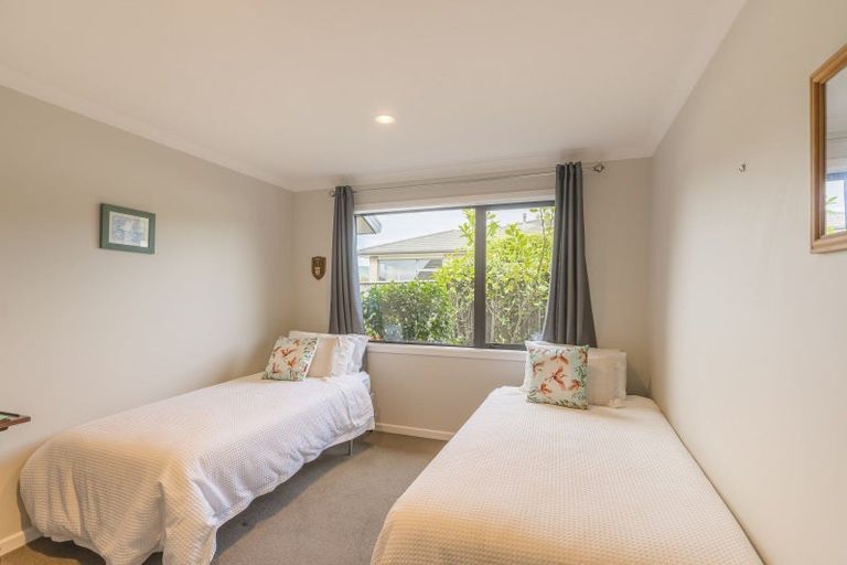 Photo of property in 8 Pateke Way, Paraparaumu Beach, Paraparaumu, 5032