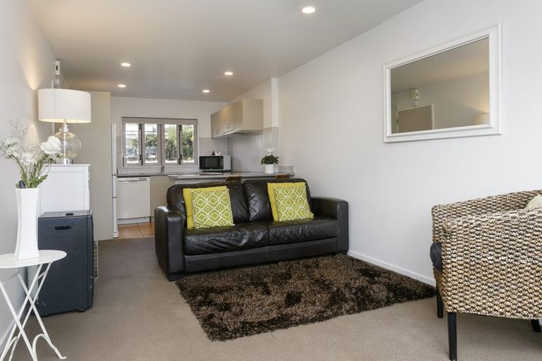 Photo of property in 208 Lake Terrace, Hilltop, Taupo, 3330