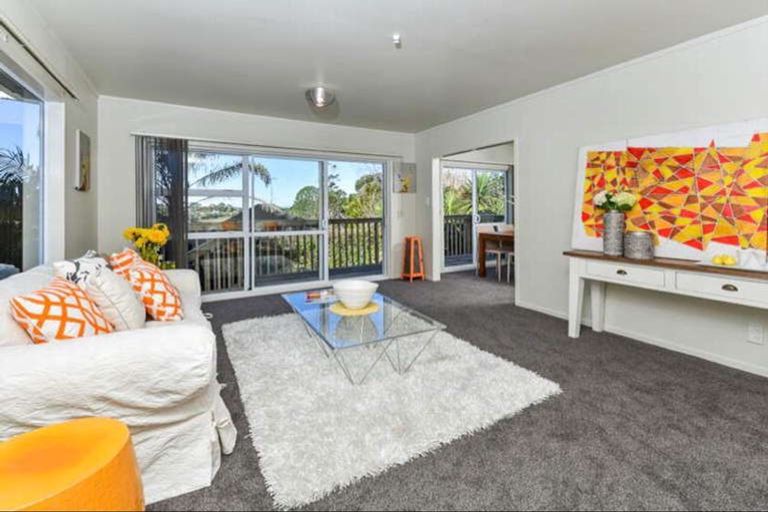 Photo of property in 3/23 Lake Road, Northcote, Auckland, 0627