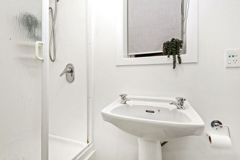 Photo of property in 322a Main Road, Tawa, Wellington, 5028