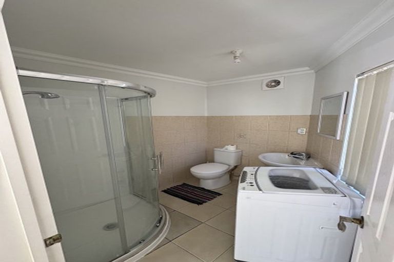 Photo of property in 18 Cheryl Place, Hillcrest, Auckland, 0627