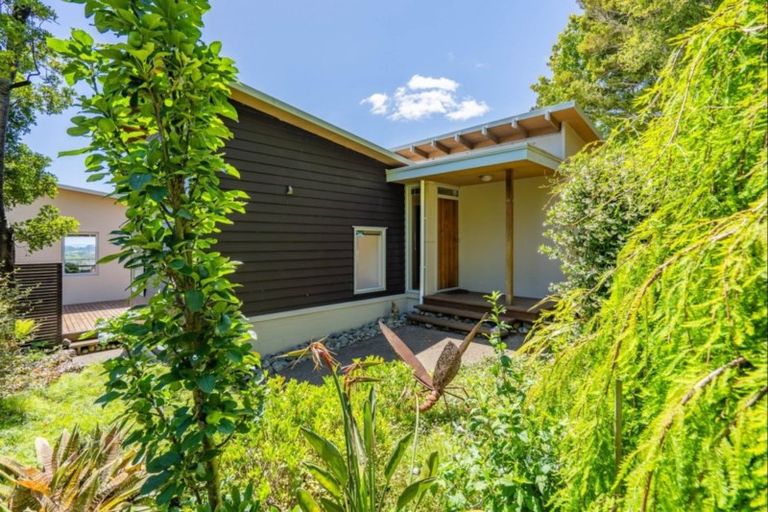 Photo of property in 37a Kotare Street, Waikanae, 5036