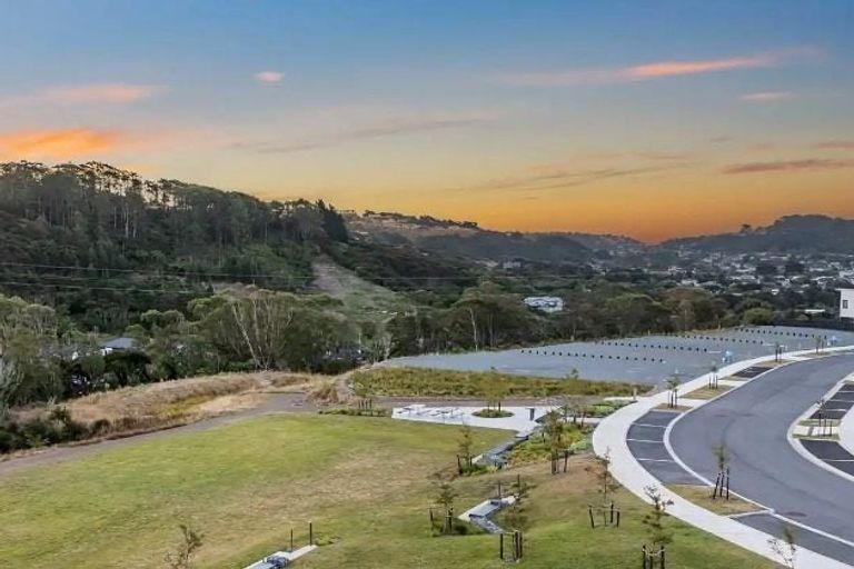 Photo of property in 37 Turtleback Avenue, Whitby, 5024