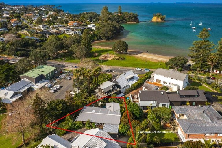 Photo of property in 7a Ellangowan Road, Waiake, Auckland, 0630