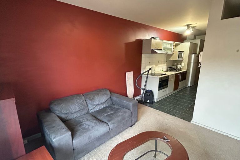 Photo of property in Atrium Towers, 1p/154 The Terrace, Wellington Central, Wellington, 6011