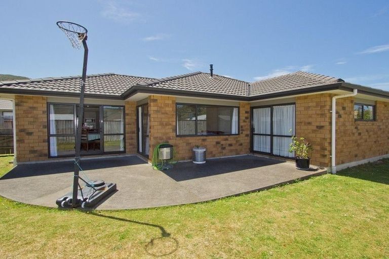 Photo of property in 5 Fraser Colman Grove, Wainuiomata, Lower Hutt, 5014