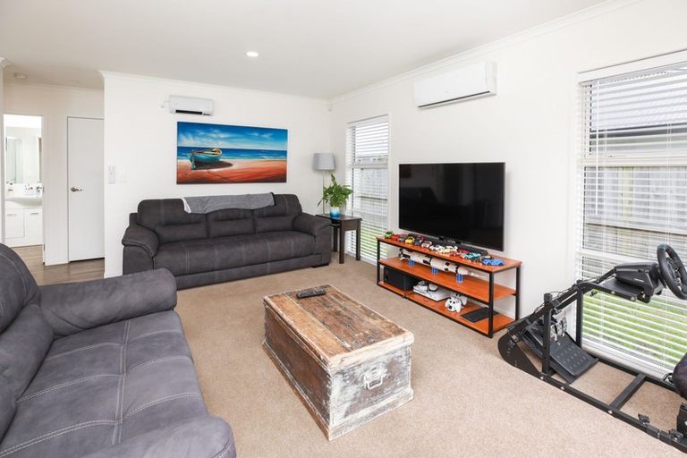 Photo of property in 28u3 Heath Street, Saint Andrews, Hamilton, 3200