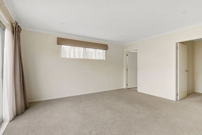 Photo of property in 1 Tieke Lane, Kenepuru, Porirua, 5022
