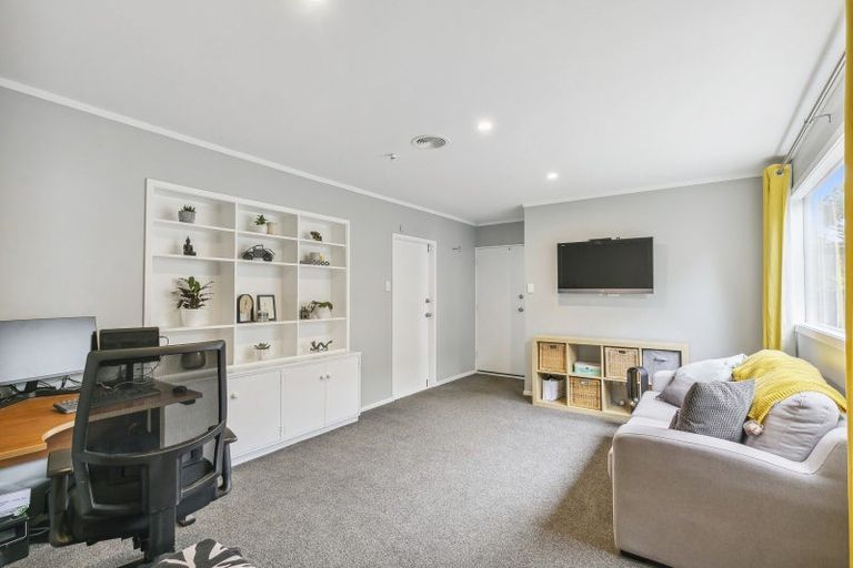 Photo of property in 22 Lucknow Terrace, Khandallah, Wellington, 6035