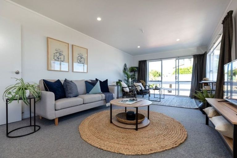 Photo of property in 8b Whiteley Street, Moturoa, New Plymouth, 4310