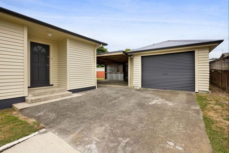 Photo of property in 1 Falstaff Street, Stratford, 4332