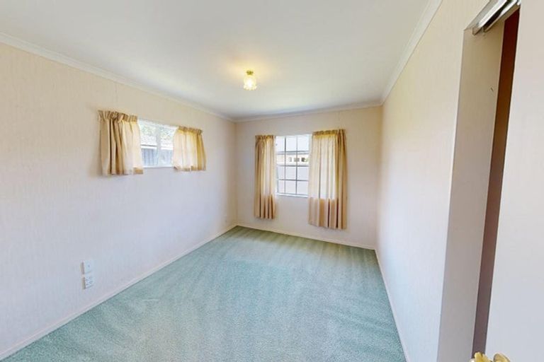 Photo of property in 8 Holly Court, Palmerston North, 4410