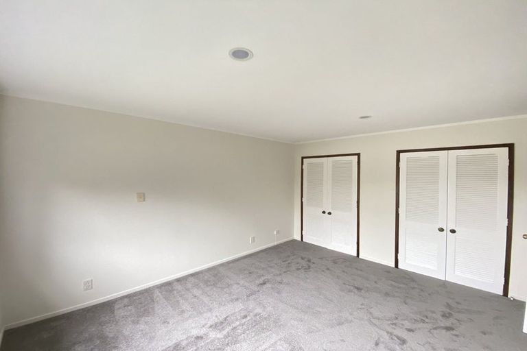 Photo of property in 130 Chelsea View Drive, Chatswood, Auckland, 0626