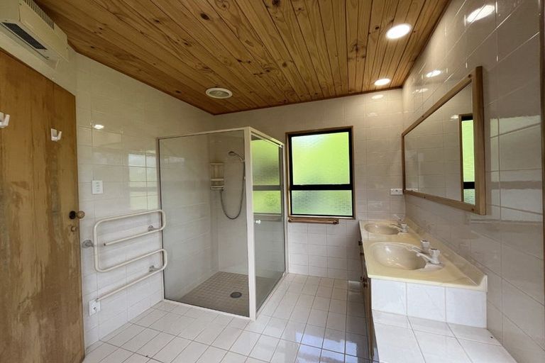 Photo of property in 6 Bushview Place, Upper Vogeltown, New Plymouth, 4310