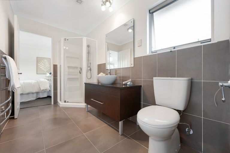 Photo of property in 42 Shelter Drive, Greenhithe, Auckland, 0632