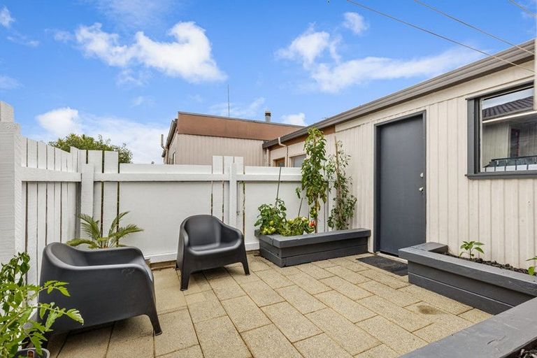 Photo of property in 1/68 Mcleod Road, Te Atatu South, Auckland, 0610