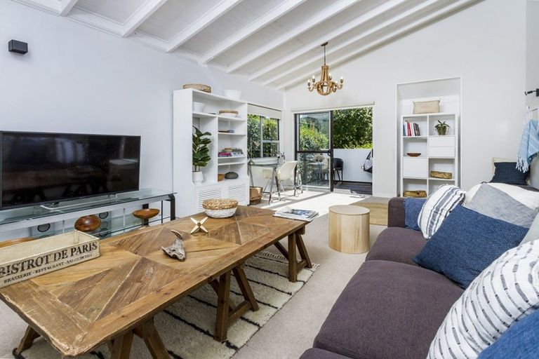 Photo of property in 1/34 Glamorgan Drive, Torbay, Auckland, 0630