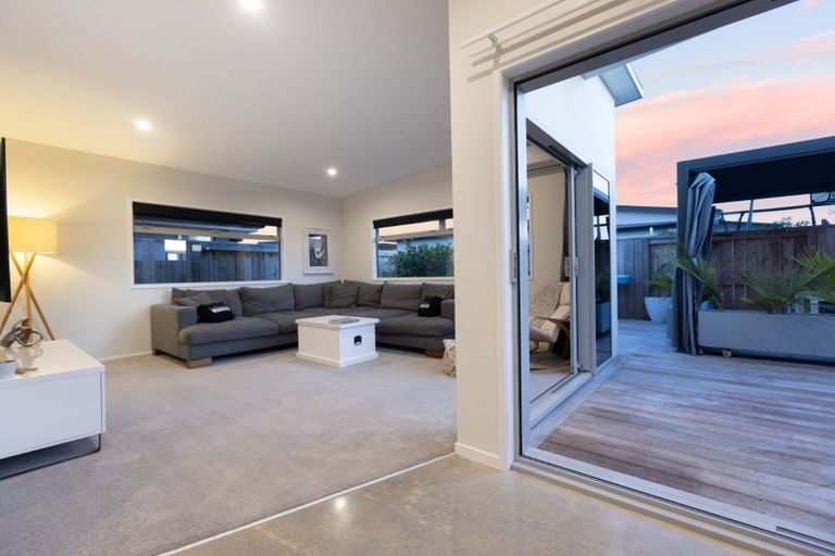 Photo of property in 16 Pimelea Street, Papamoa Beach, Papamoa, 3118