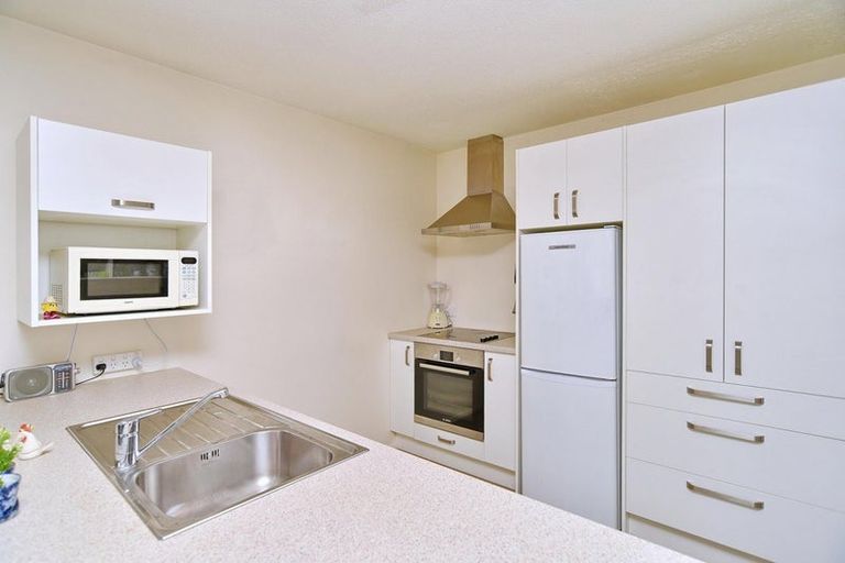 Photo of property in 2/7 Cassidy Place, Belfast, Christchurch, 8051