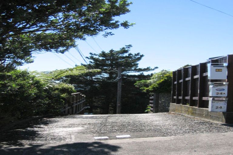 Photo of property in 24 Jane Grove, Paparangi, Wellington, 6037