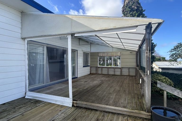 Photo of property in 178 Waimumu Road, Massey, Auckland, 0614