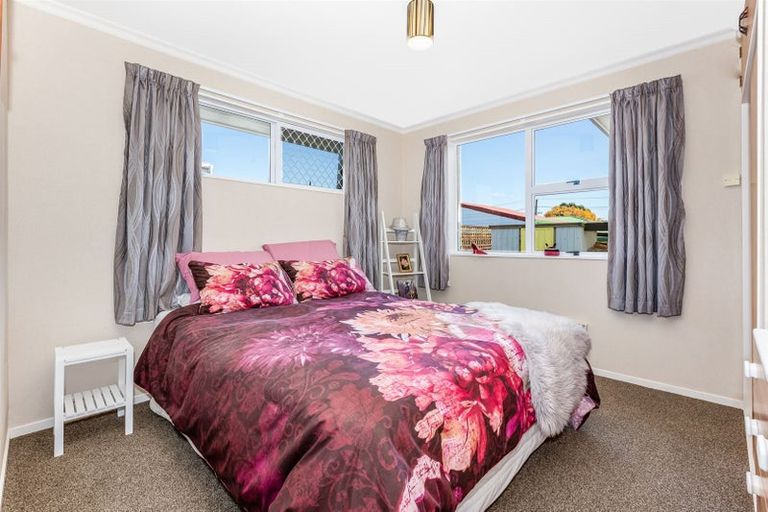 Photo of property in 7 Guildford Street, Levin, 5510