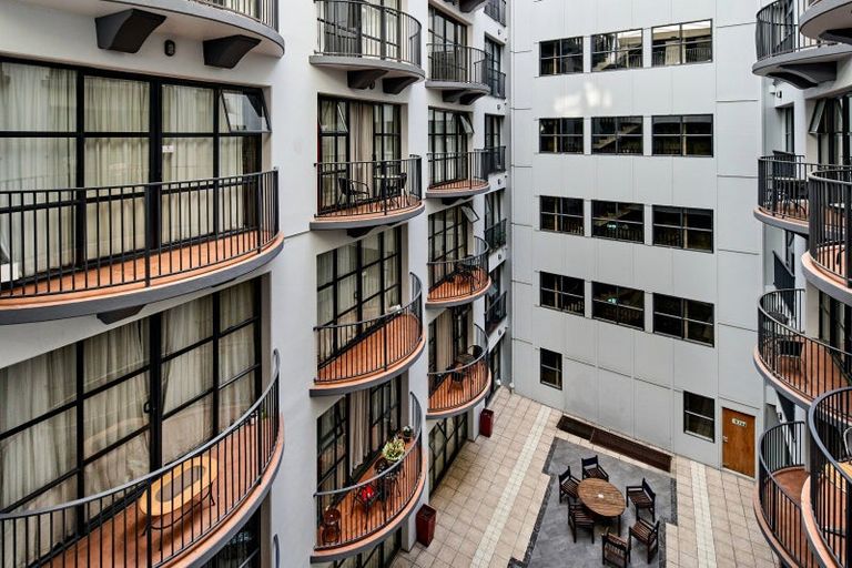 Photo of property in Atrium Towers, 4j/154 The Terrace, Wellington Central, Wellington, 6011