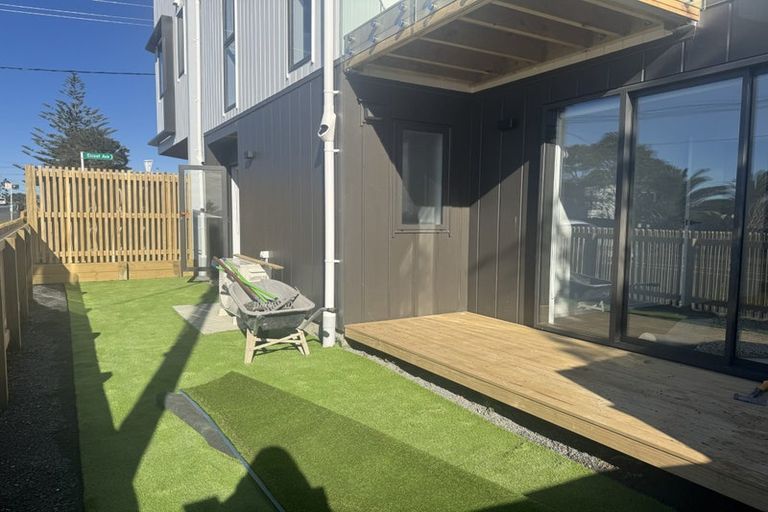 Photo of property in 14d Elcoat Avenue, Te Atatu South, Auckland, 0610