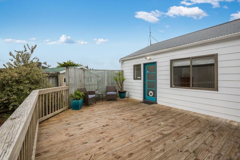 Photo of property in 67 Omapere Street, Whitby, Porirua, 5024
