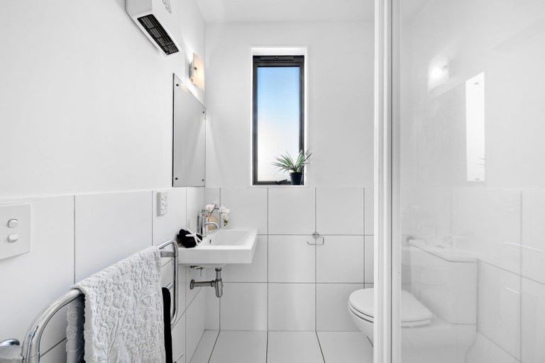 Photo of property in 1a/2 Elizabeth Street, Petone, Lower Hutt, 5012