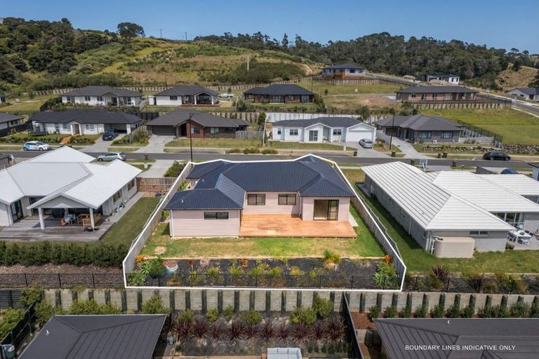 Photo of property in 7 Awa Avenue, Helensville, 0800