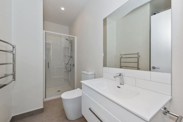 Photo of property in 2/20 Tainui Street, Frankton, Hamilton, 3204