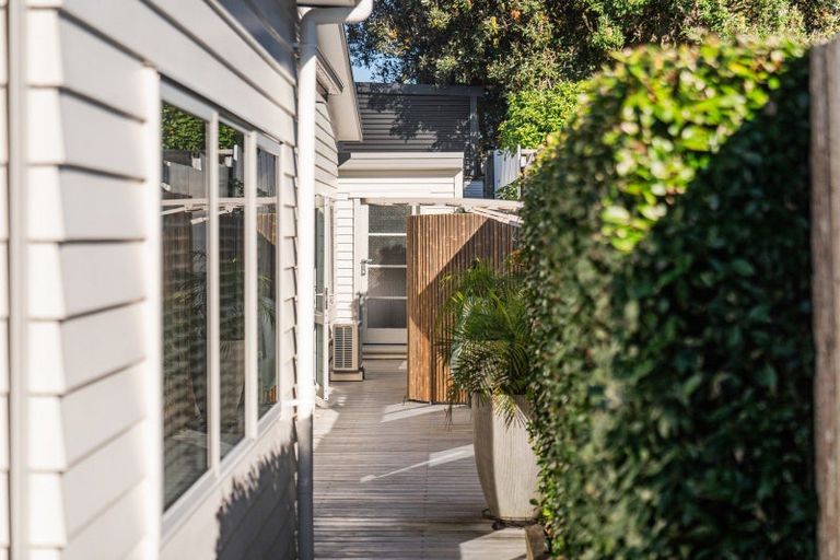 Photo of property in 10 Oceanair Drive, Pauanui, Hikuai, 3579